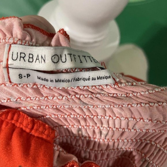 URBAN OUTFITTERS sleeveless smocked cropped ditsy top in ORANGE FLORAL sz S-VGUC - Picture 8 of 9
